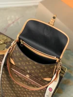 Louis Vuitton DIANE Shoulder Bag 25cm - Image 7
