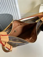 Louis Vuitton Shoulder Bag 30cm - Image 7