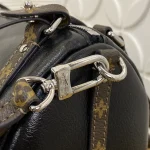 Louis Vuitton EXPRESS Small Handbag Wallet 26cm - Image 7