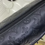 DISCOVERY Small Waist Bag 44cm - Image 7