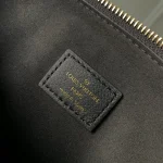 Louis Vuitton Shoulder Bag 28cm - Image 8