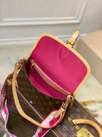 Louis Vuitton DIANE Shoulder Bag 25cm - Image 8