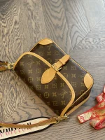 Louis Vuitton DIANE Shoulder Bag 25cm - Image 8