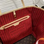 Louis Vuitton Handbag 32cm - Image 8