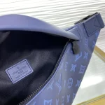 Louis Vuitton Discovery Small Waist Bag 44cm - Image 8