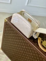 Louis Vuitton Dopp Kit Mini Toiletry Bag 20cm - Image 9