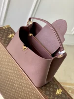Louis Vuitton Capucines Handbag 37.5cm - Image 9