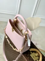 Louis Vuitton Capucines Handbag 31.5cm - Image 9