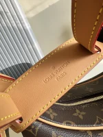 Louis Vuitton Shoulder Bag 30cm - Image 9