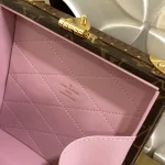 Louis Vuitton Case 17cm - Image 9