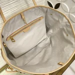 Louis Vuitton Neverfull MM Handbag - Image 9