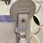 Louis Vuitton M13480 Handbag 18cm - Image 5