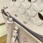 CARRYALL EAST-WEST Handbag 36cm - Image 6