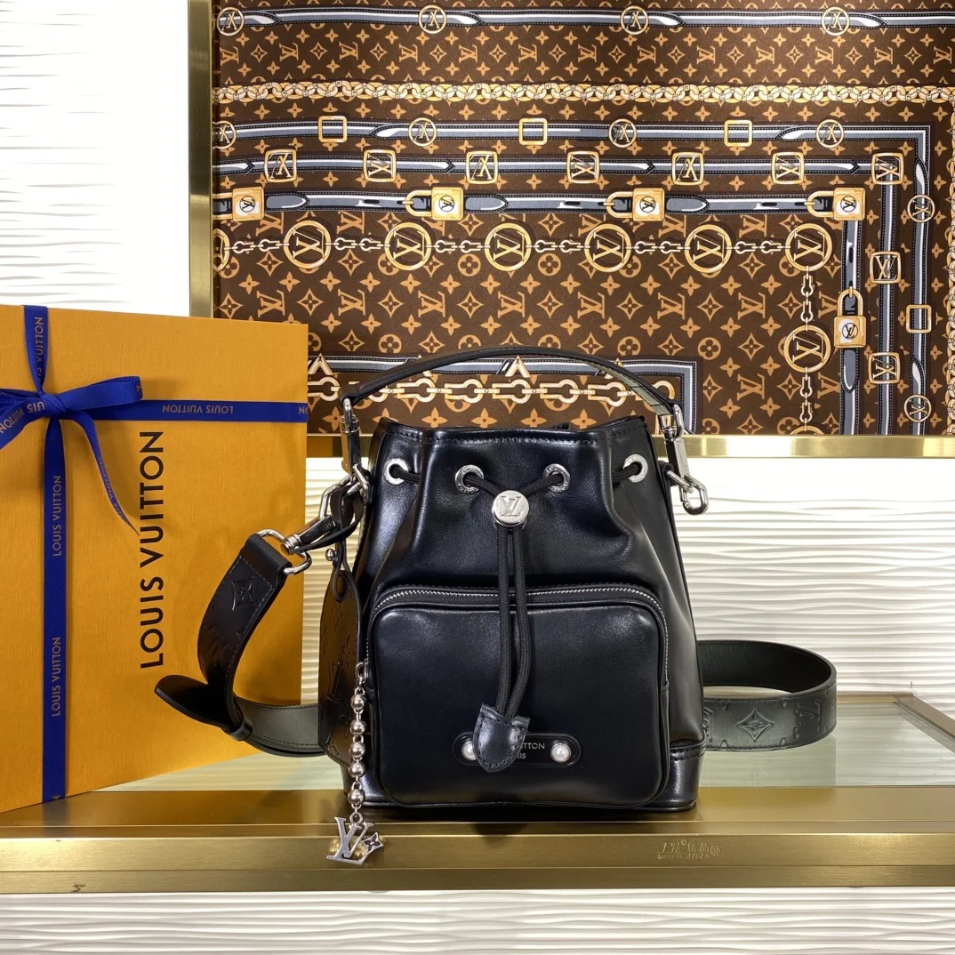1-1023 Louis Vuitton Noe Cargo Bucket Bag Black M13985 - Image 1