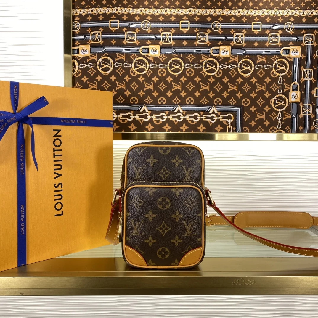 1-1029 Louis Vuitton Amazone Crossbody Bag Vintage M14014 - Image 1