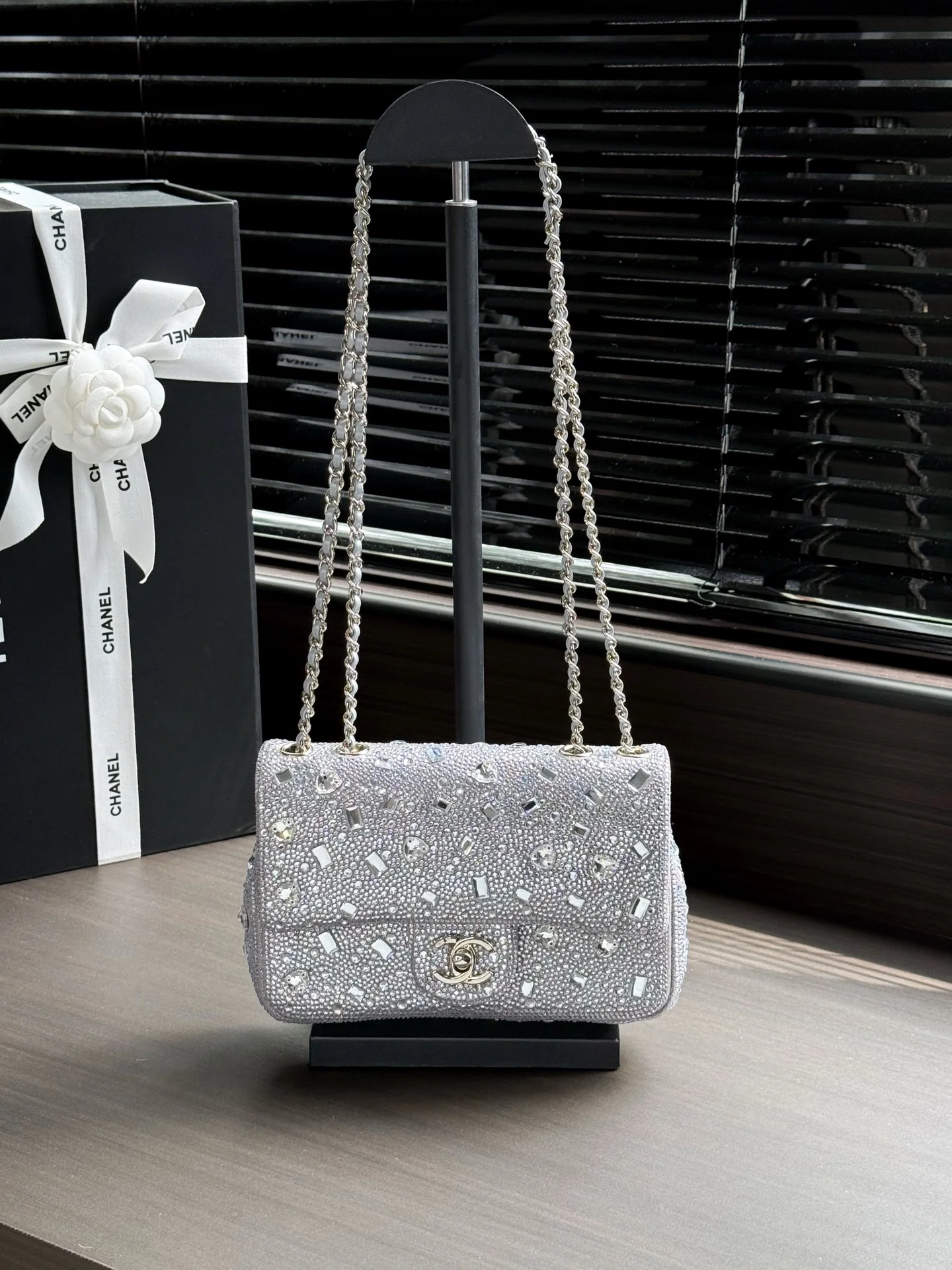 1-103 Chanel CF Sequined SO Handbag 21cm - Image 1