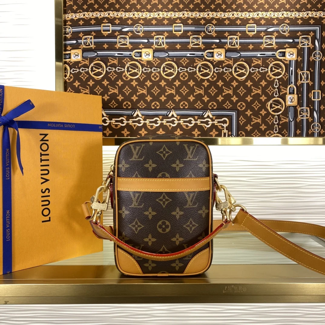 1-1030 Louis Vuitton Danube Crossbody Bag Vintage M14013 - Image 1