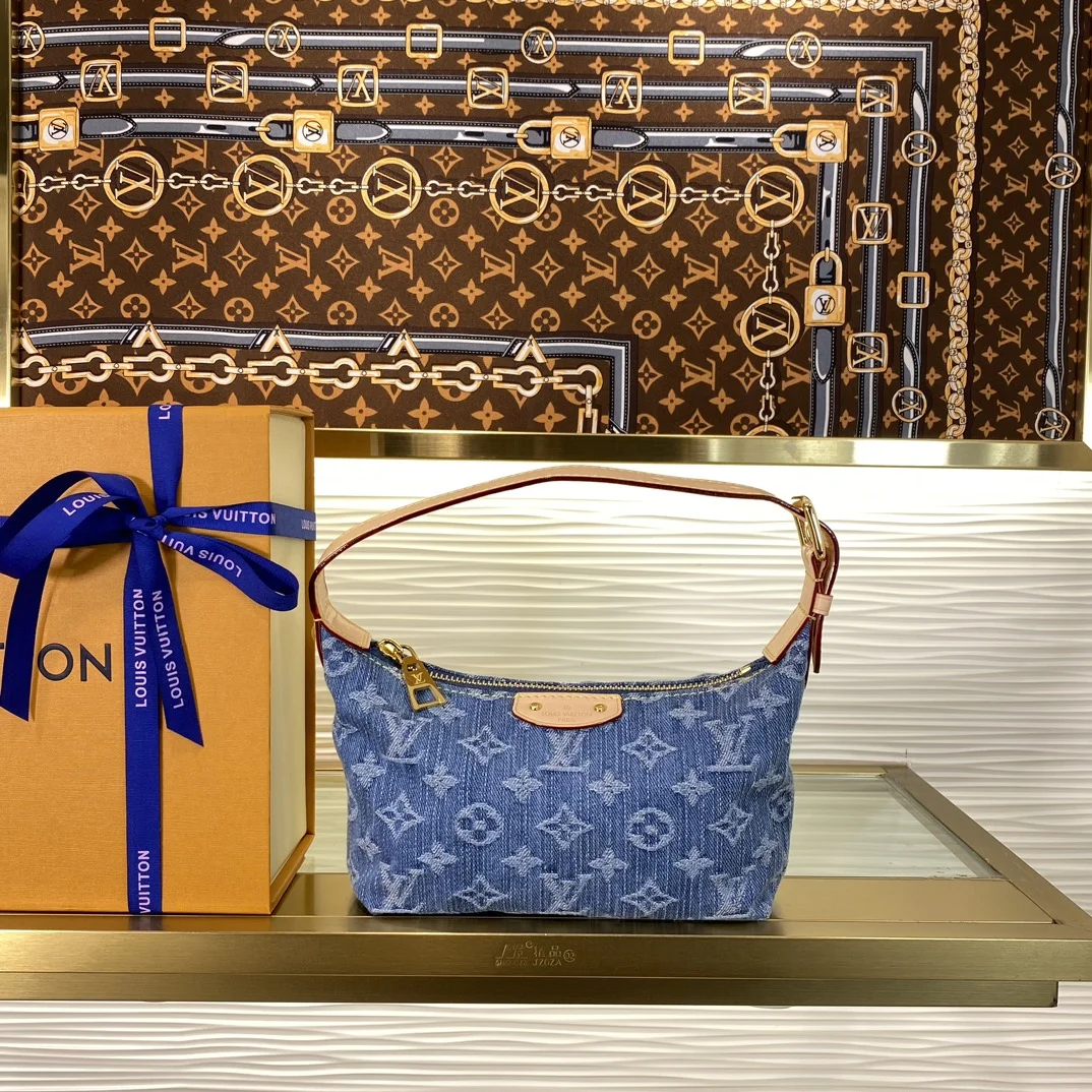 1-1035 Louis Vuitton Pochette Hills Denim M82949 - Image 1
