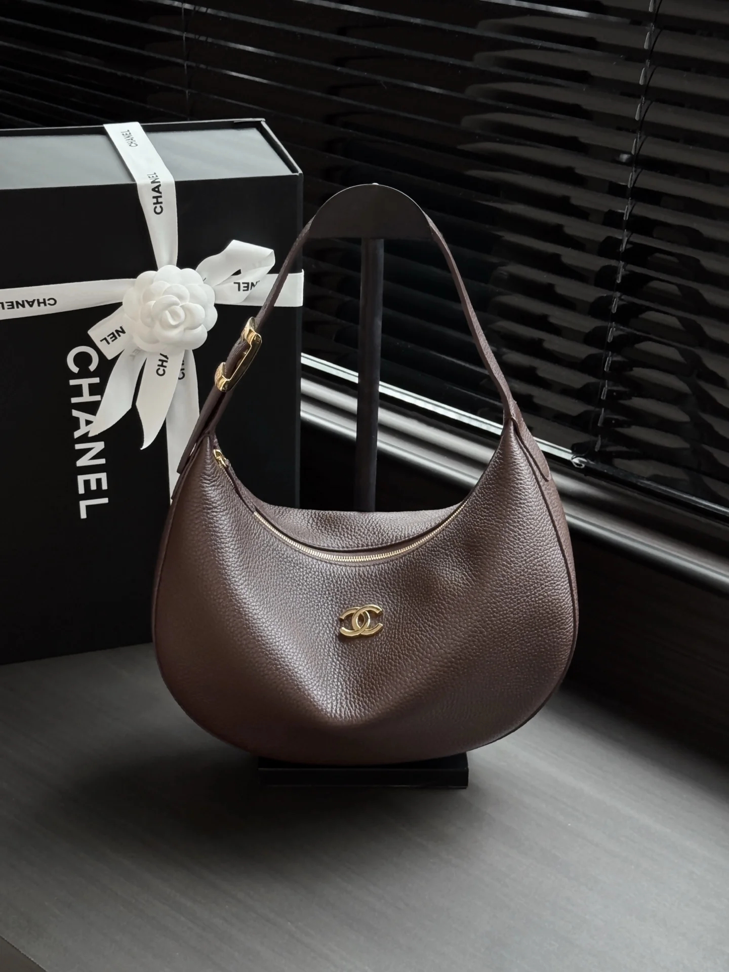 1-104 Chanel Shoulder Bag 30cm - Image 1