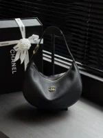 Chanel Shoulder Bag 30cm - Image 11