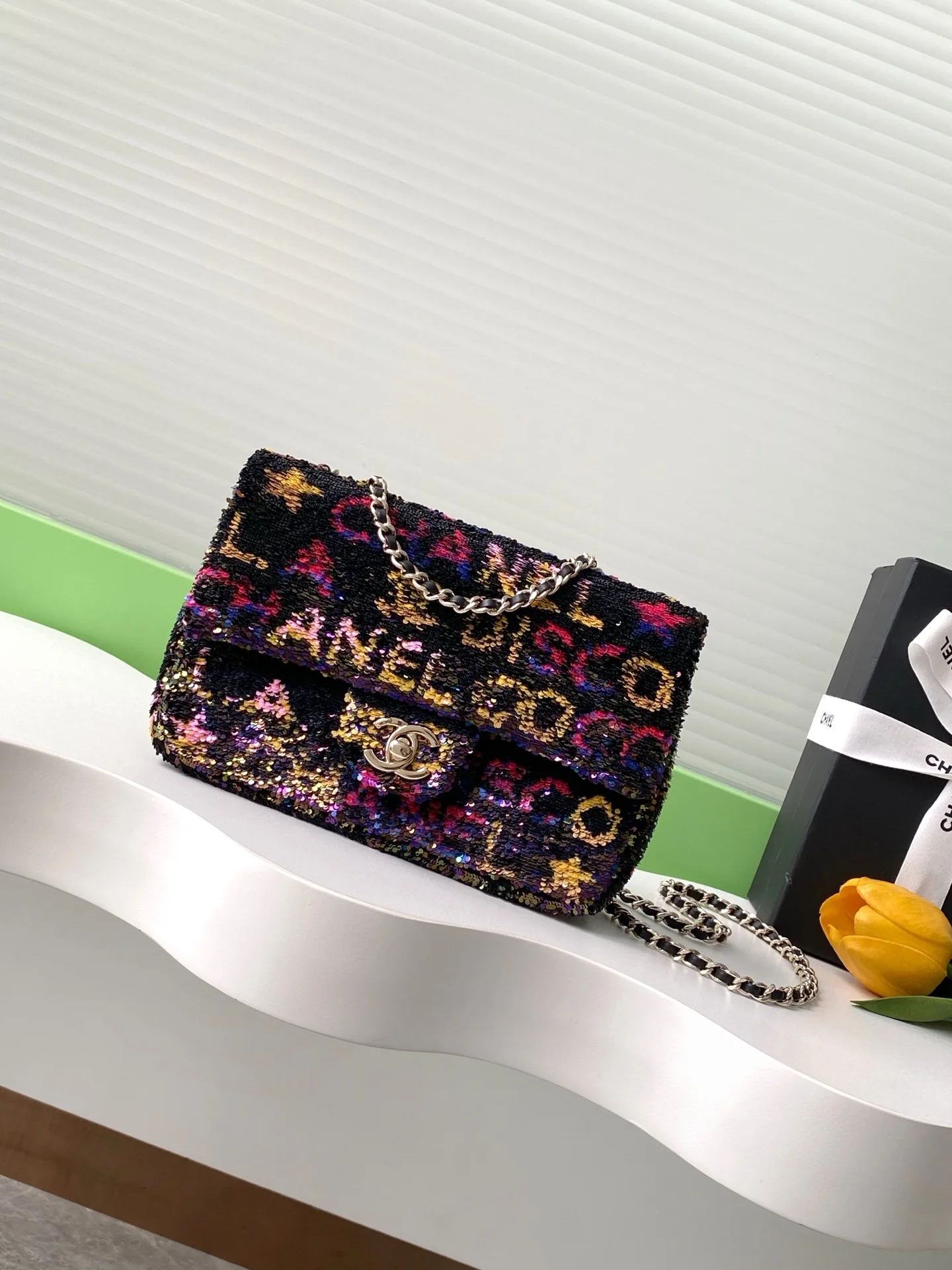 1-118 Chanel CF Sequined SO Handbag 21cm - Image 1