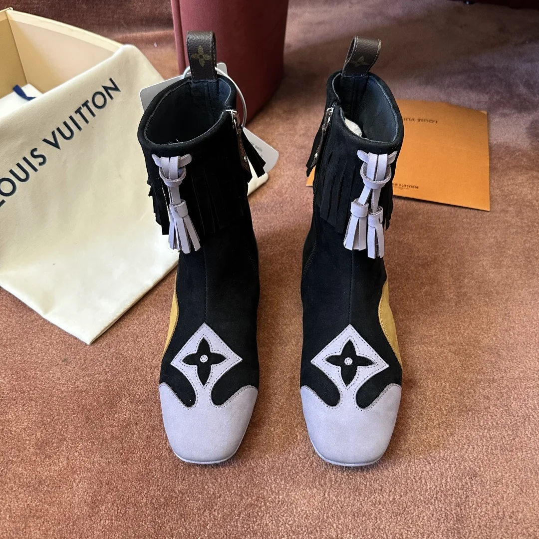 1-1291 Louis Vuitton Ankle Boots - Image 1