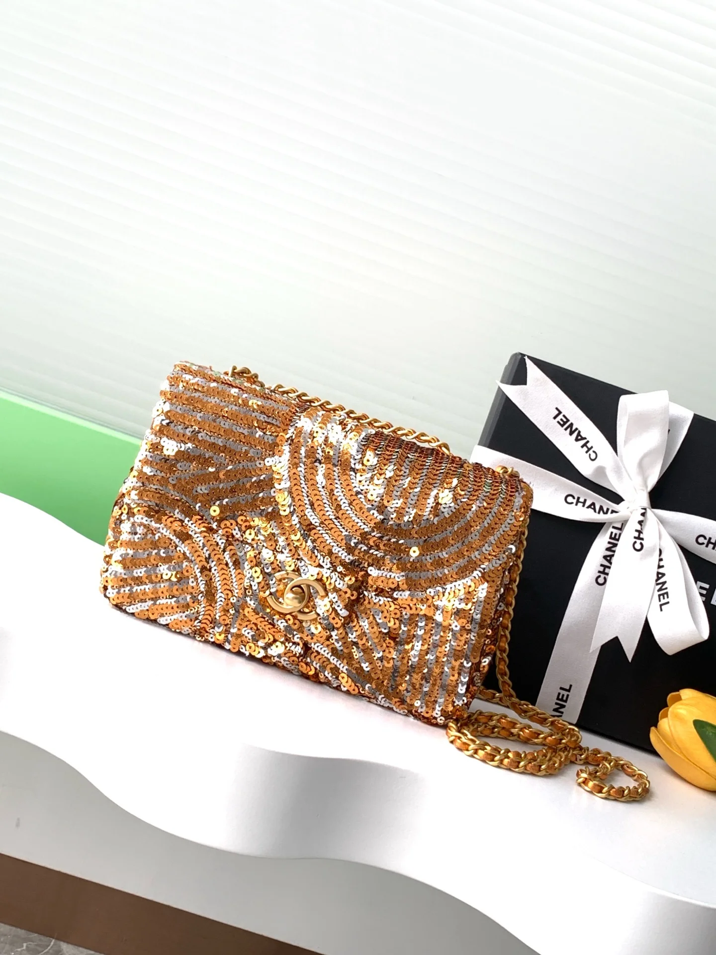 1-132 Chanel CF Sequined SO Handbag 21cm - Image 1