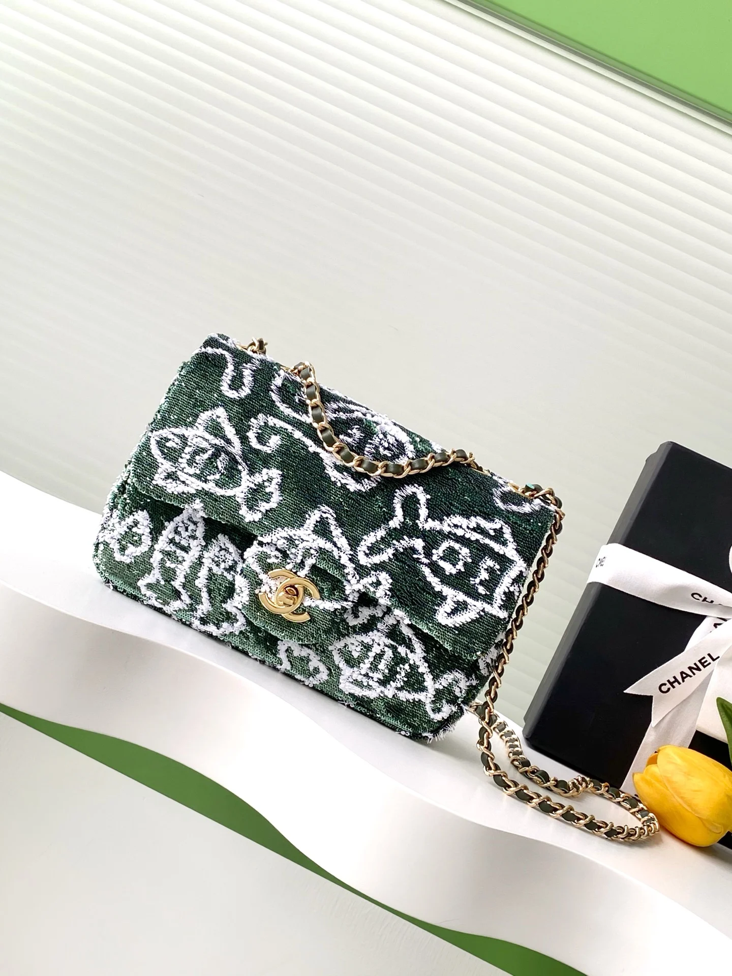 1-135 Chanel CF Sequined SO Handbag 21cm - Image 1