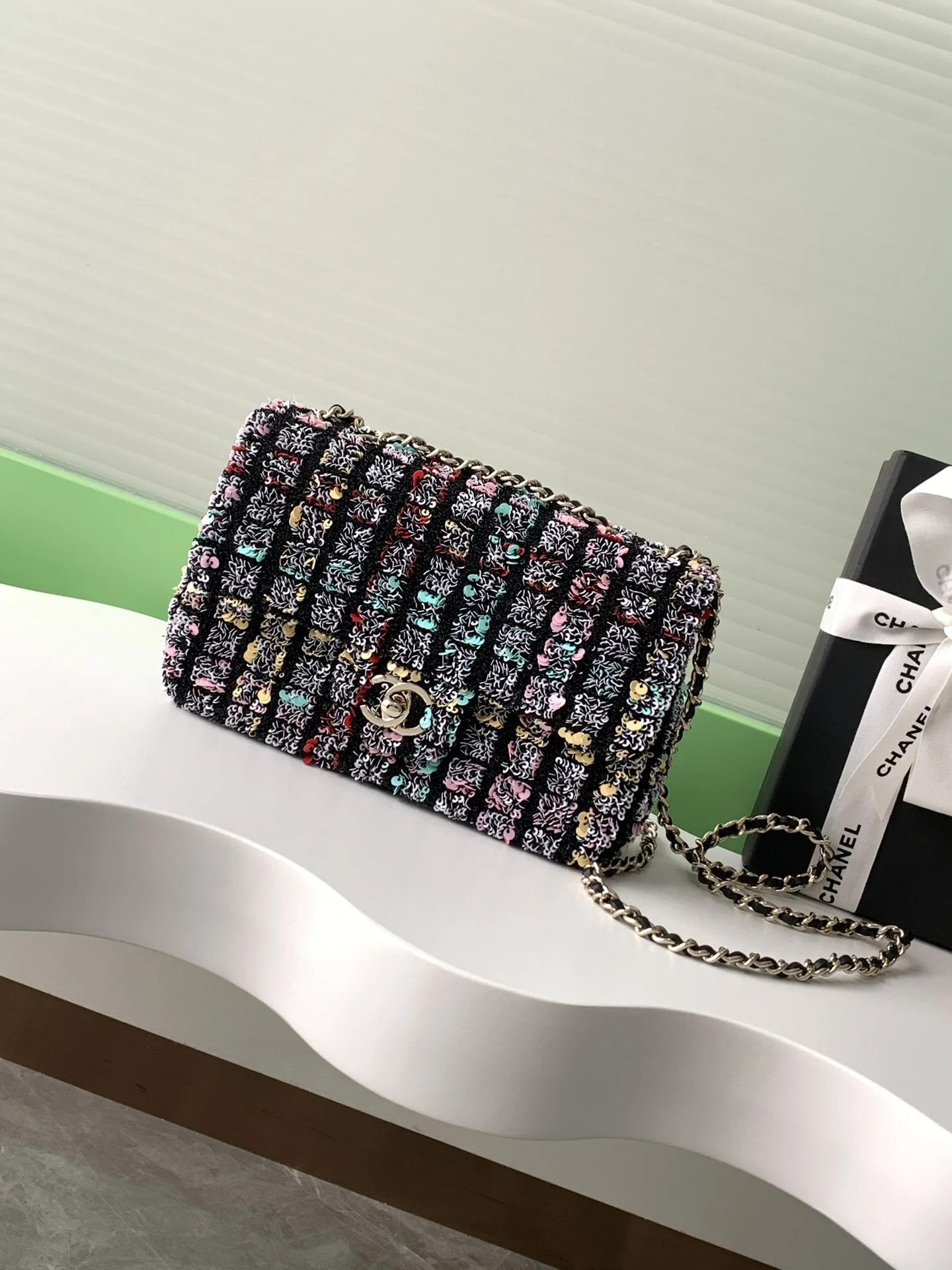 1-141 Chanel CF Sequined SO Handbag 21cm - Image 1