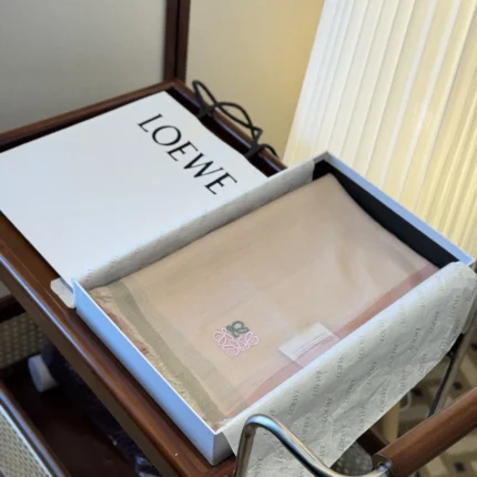 Replica Loewe collection image