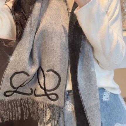 Replica Loewe collection image