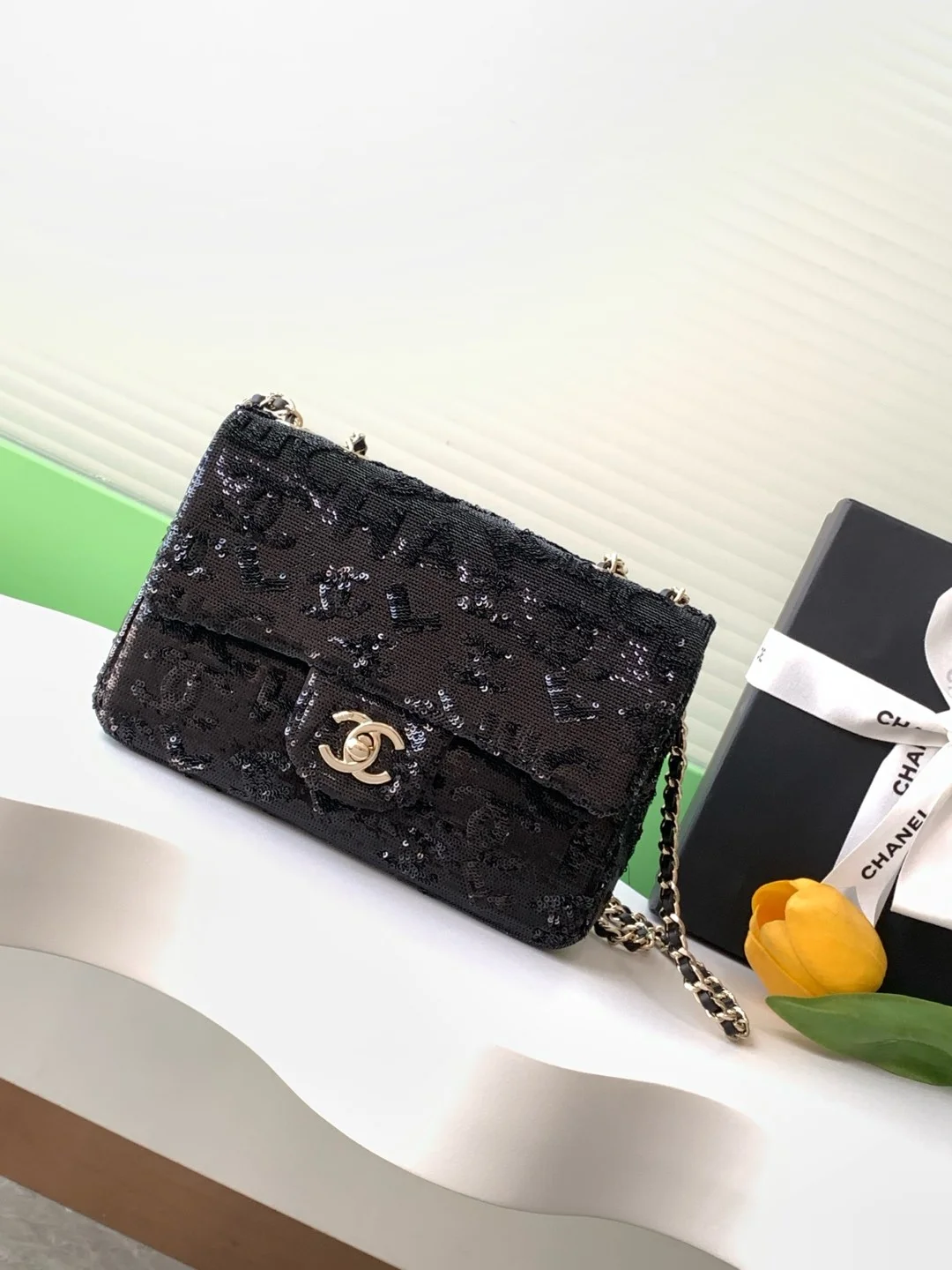 1-163 Chanel CF Sequined SO Handbag 21cm - Image 1