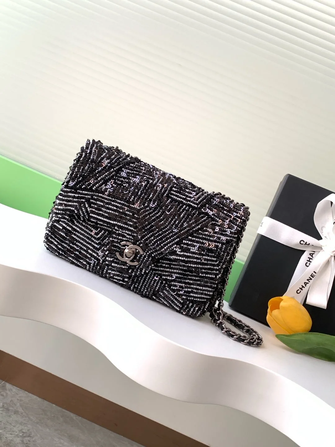 1-164 Chanel CF Sequined SO Handbag 21cm - Image 1