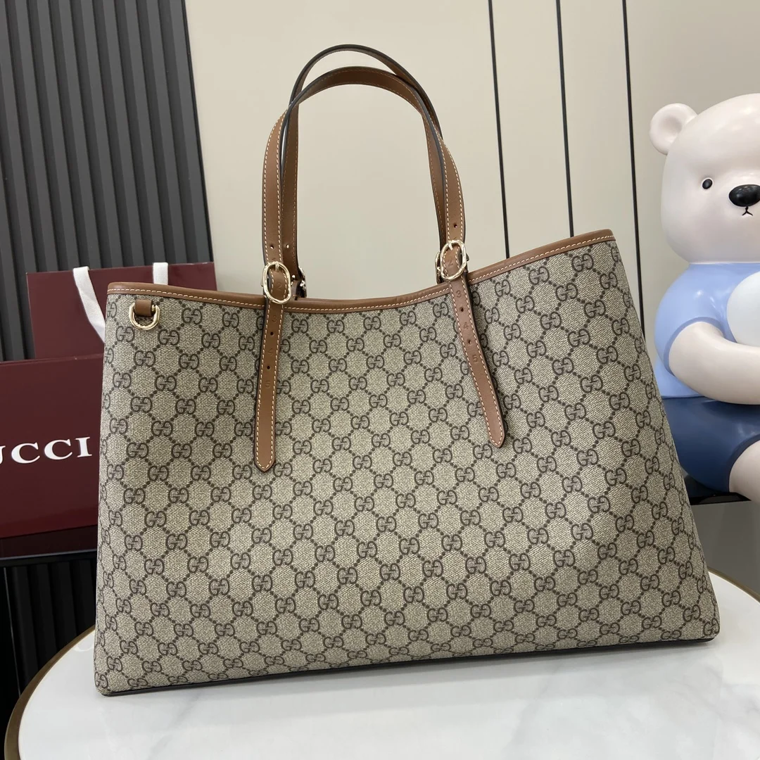 1-1642 Gucci GG Emblem Tote Bag 815212 - Image 1