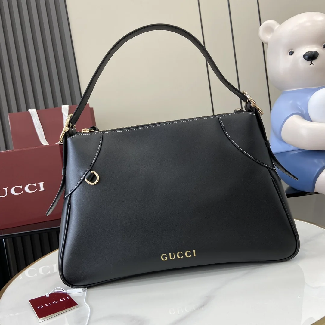 1-1652 Gucci GG Emblem Shoulder Bag 815217 - Image 1