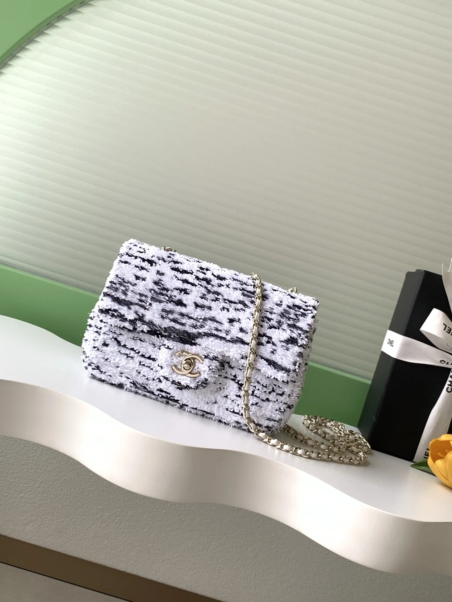 1-176 Chanel CF Sequined SO Handbag 21cm - Image 1
