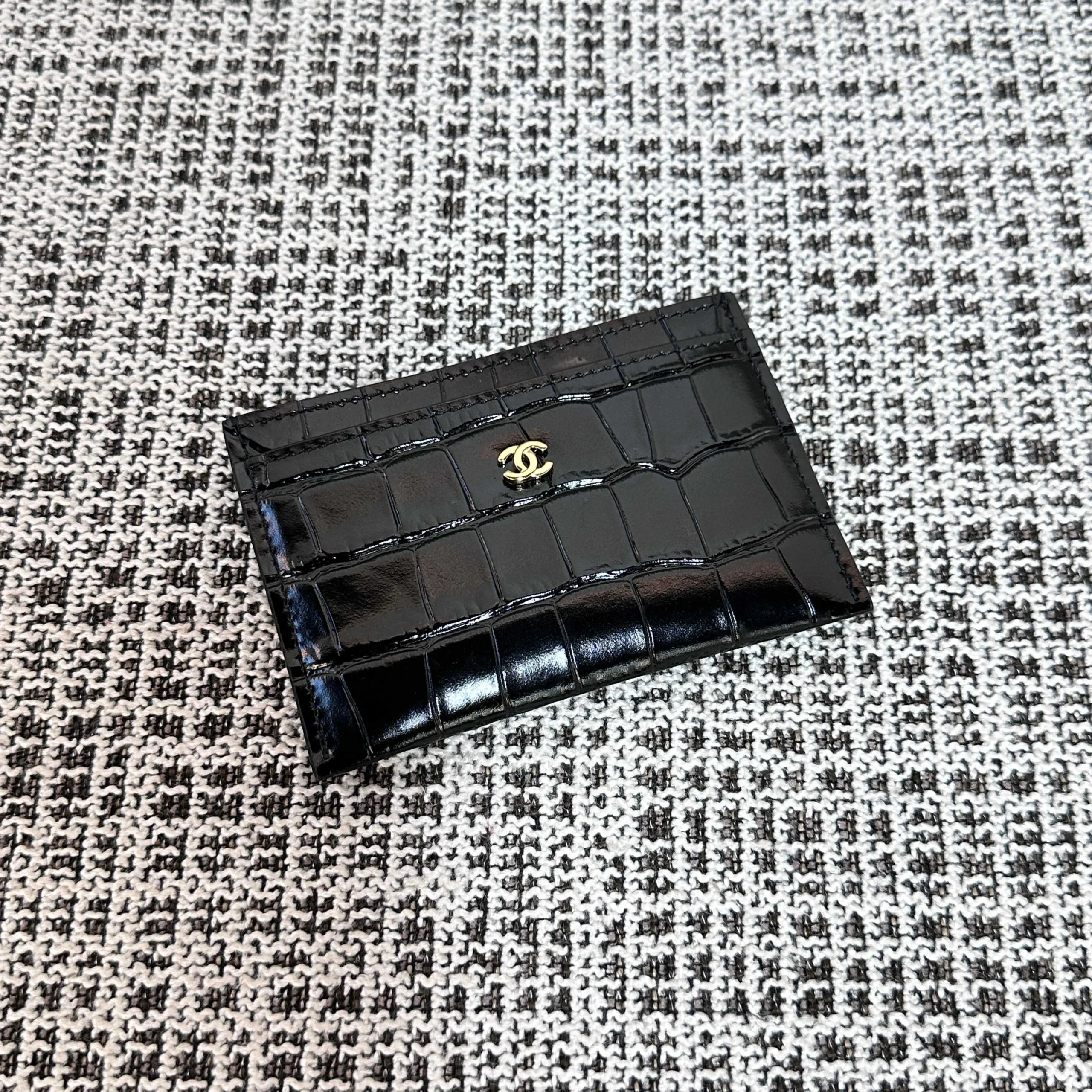 1-1848 Chanel Crocodile-Embossed Card Holder - Image 1