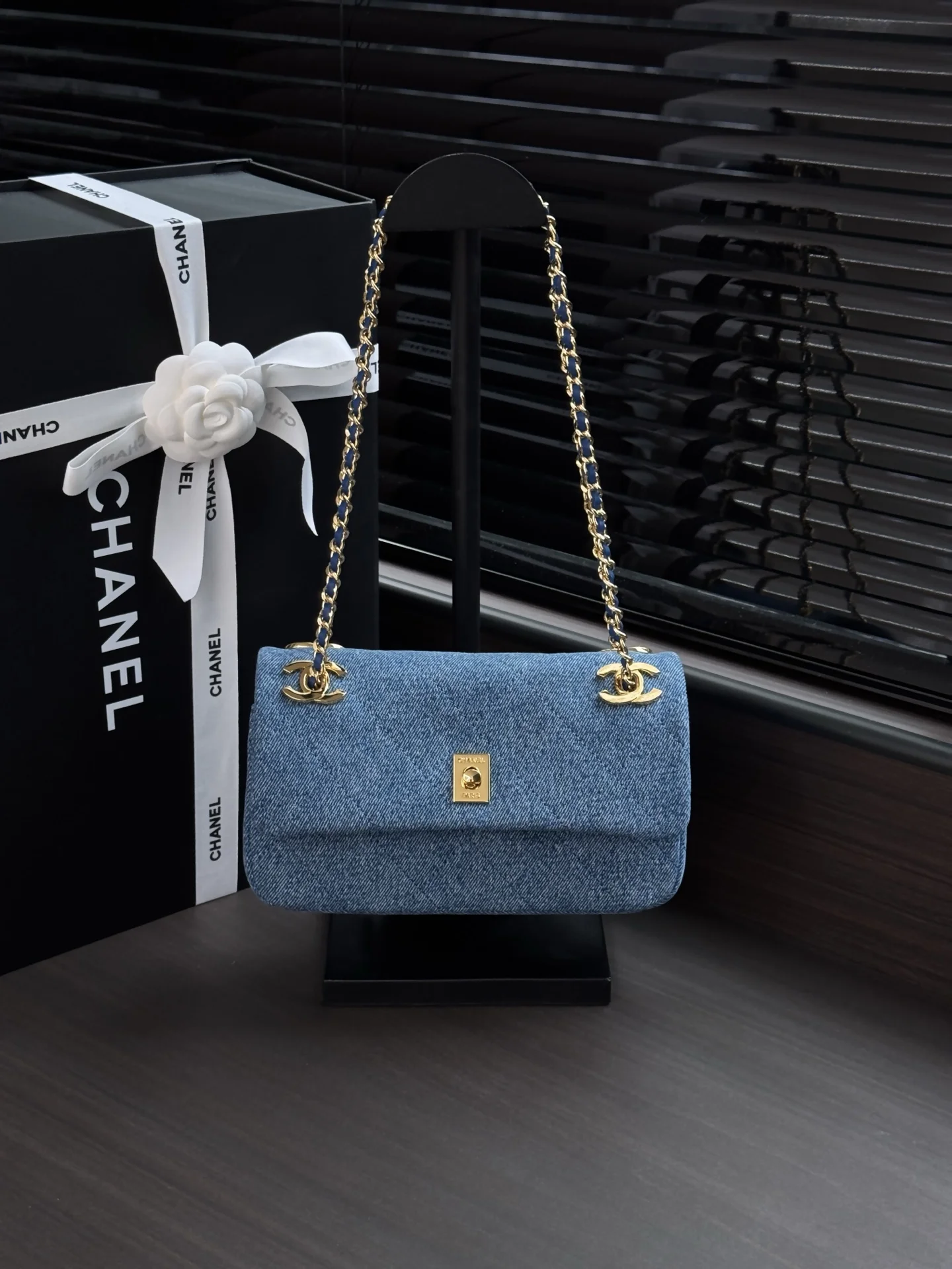 1-1871 Chanel 26A Denim Classic Flap Bag 22cm - Image 1