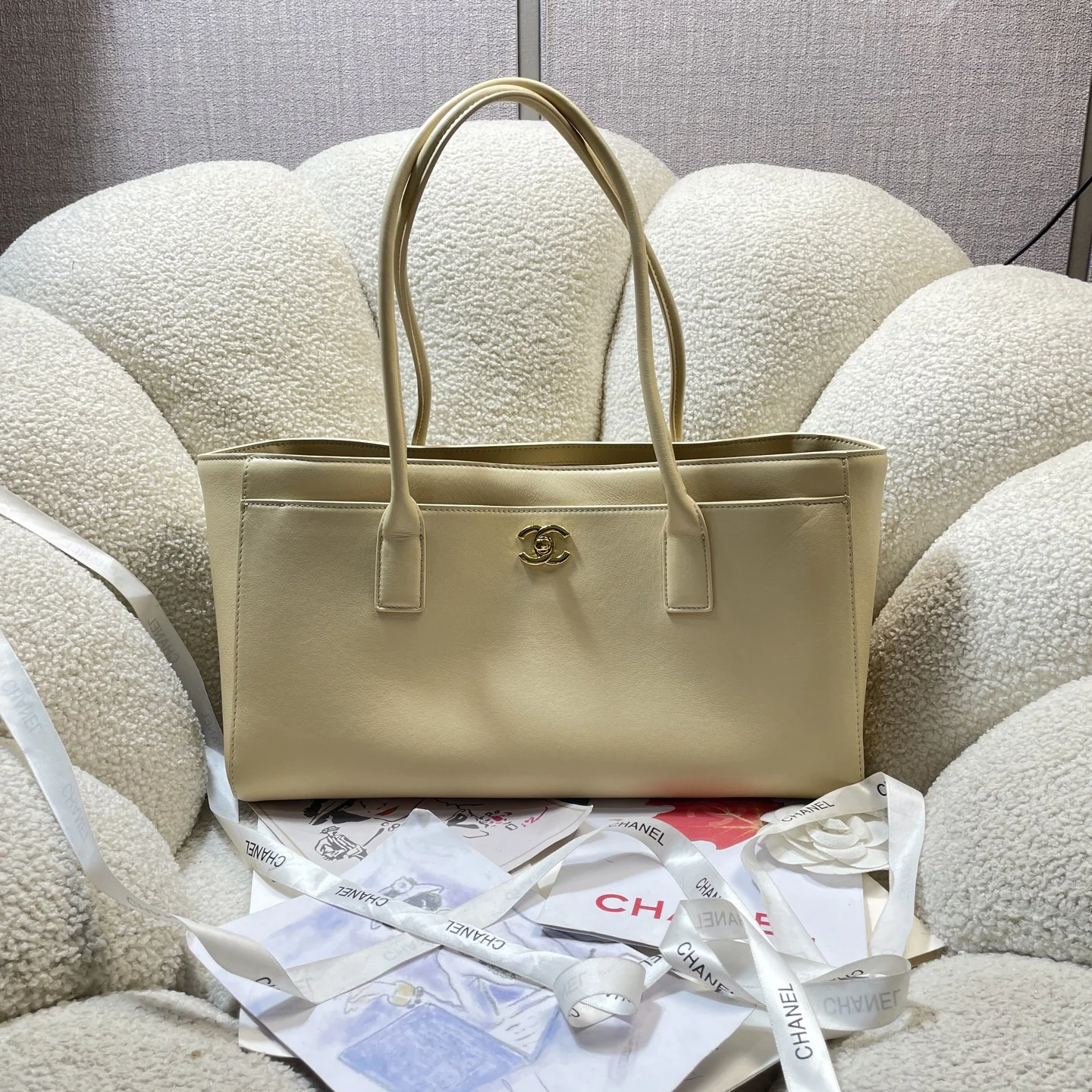 1-1920 Chanel 26S Cerf Tote Bag 39cm - Image 1