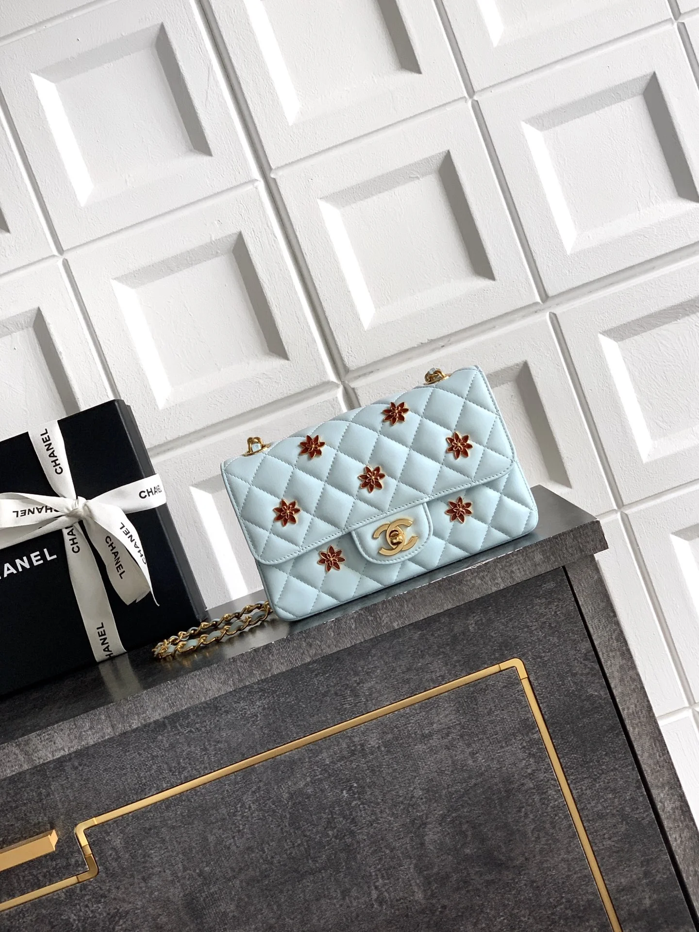 1-197 Chanel Shoulder Bag 25.5cm - Image 1