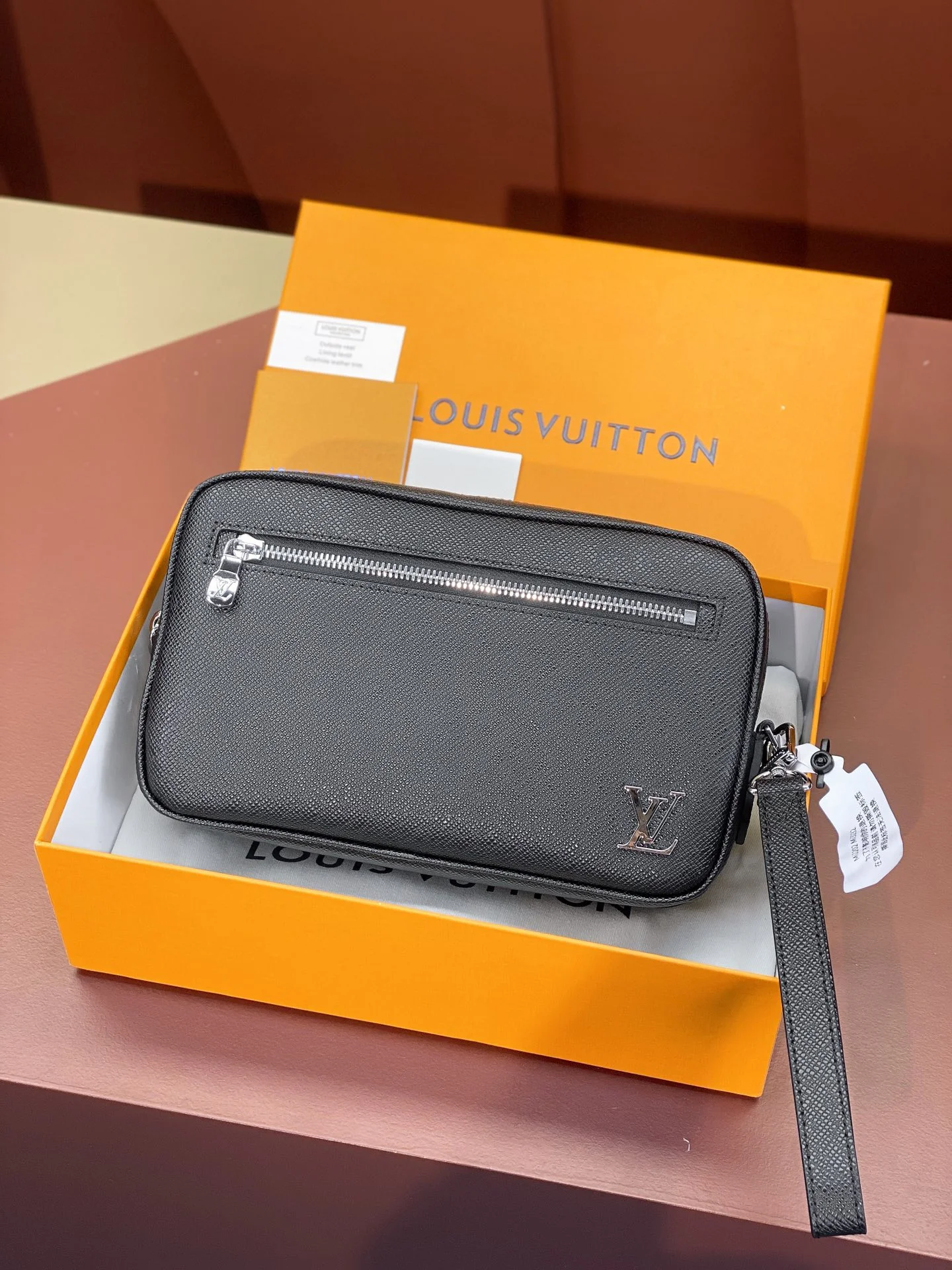 1-2073 Louis Vuitton Pochette Kasai Taiga Leather Clutch 25cm - Image 1