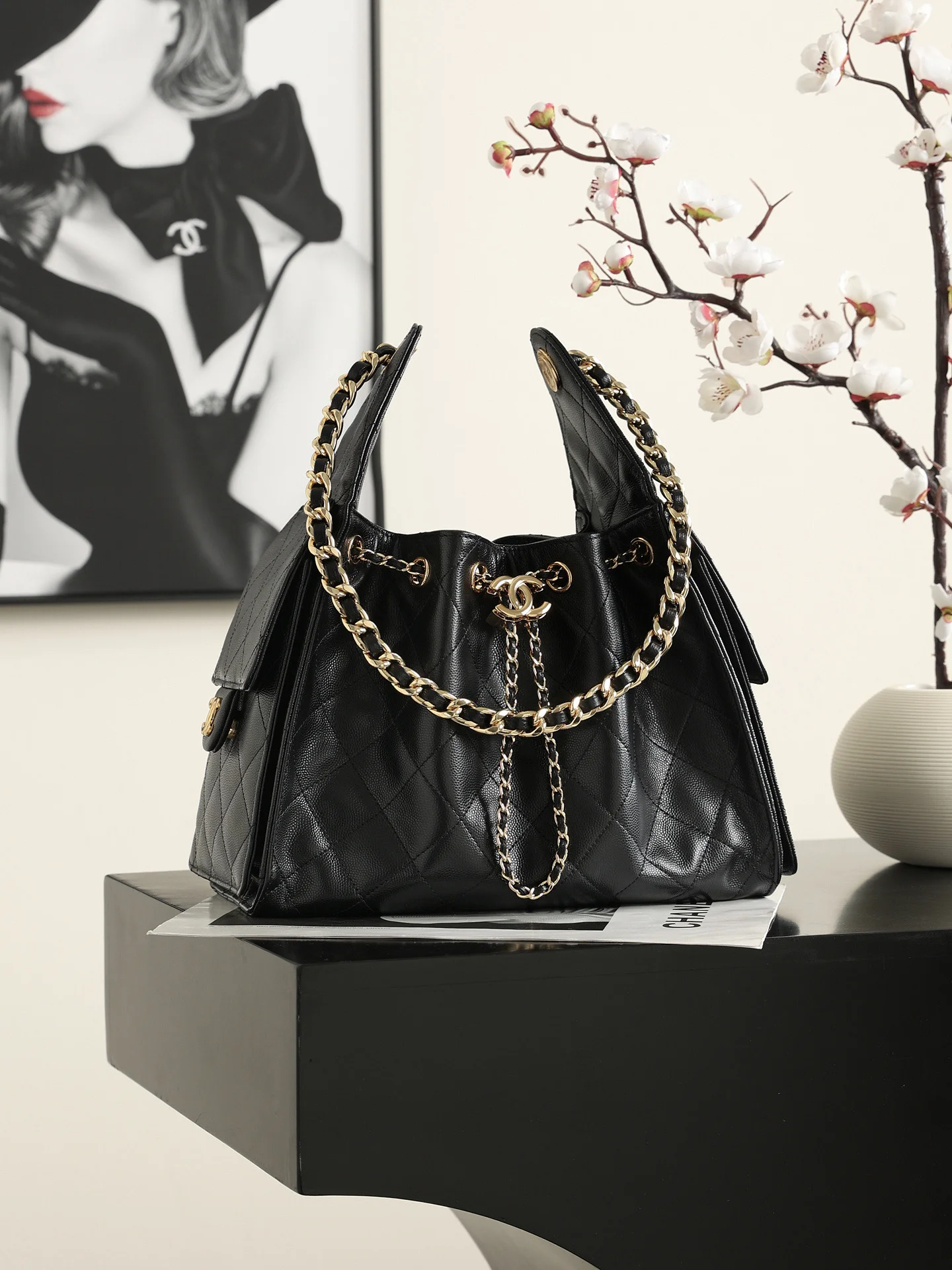 1-2112 Chanel 25C Drawstring Shopping Bag Small 30cm - Image 1