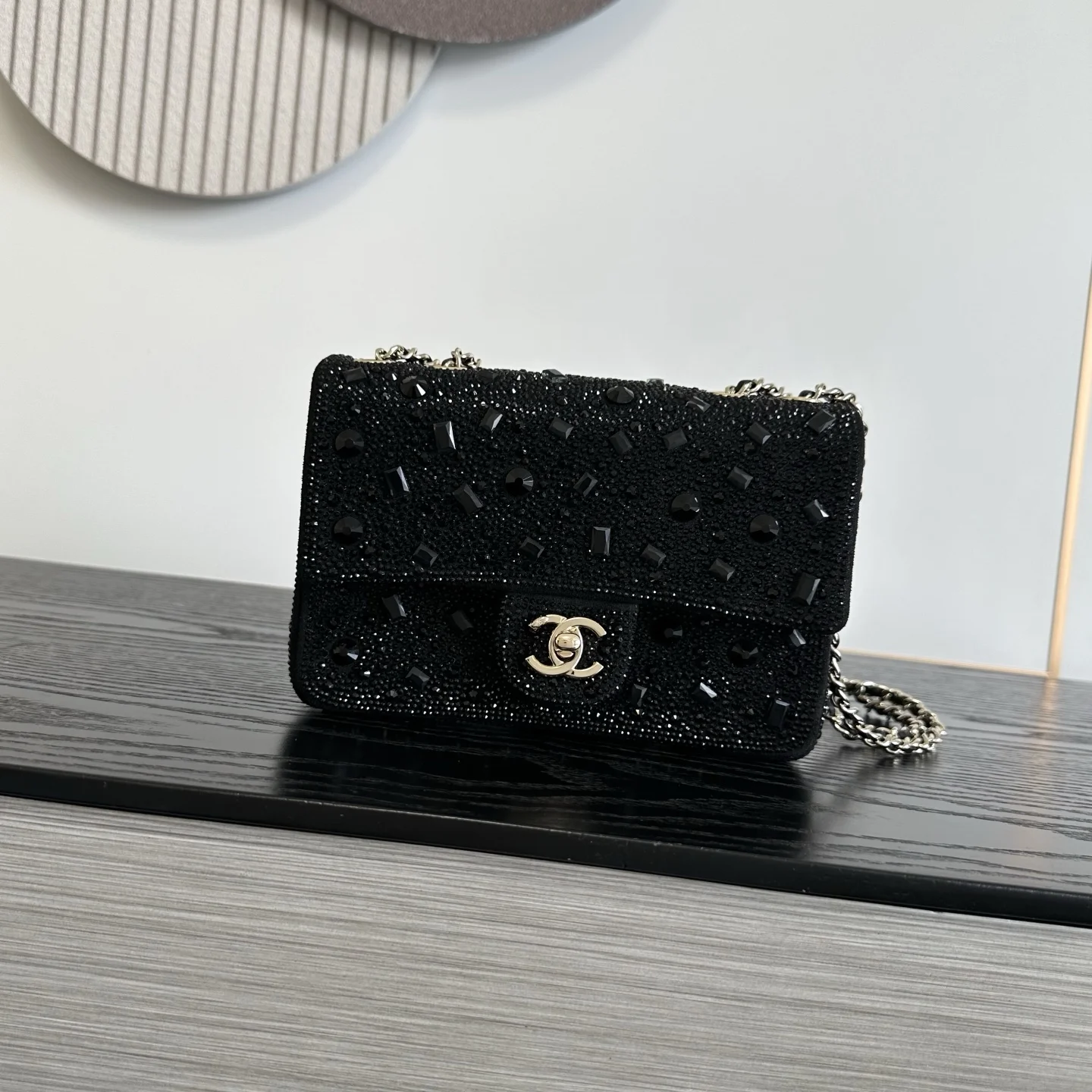 1-240 Chanel Flap Bag 21cm - Image 1
