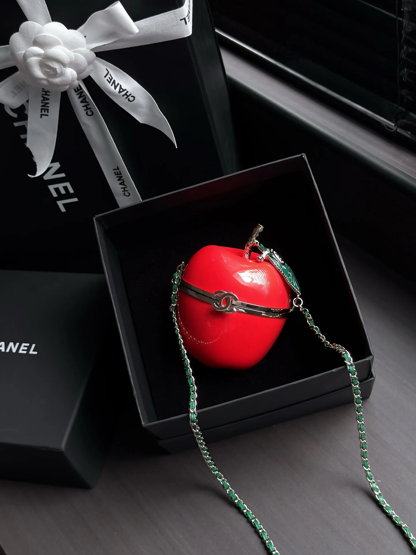 1-264 Chanel Matthieu Blazy Red Apple Clutch - Image 1