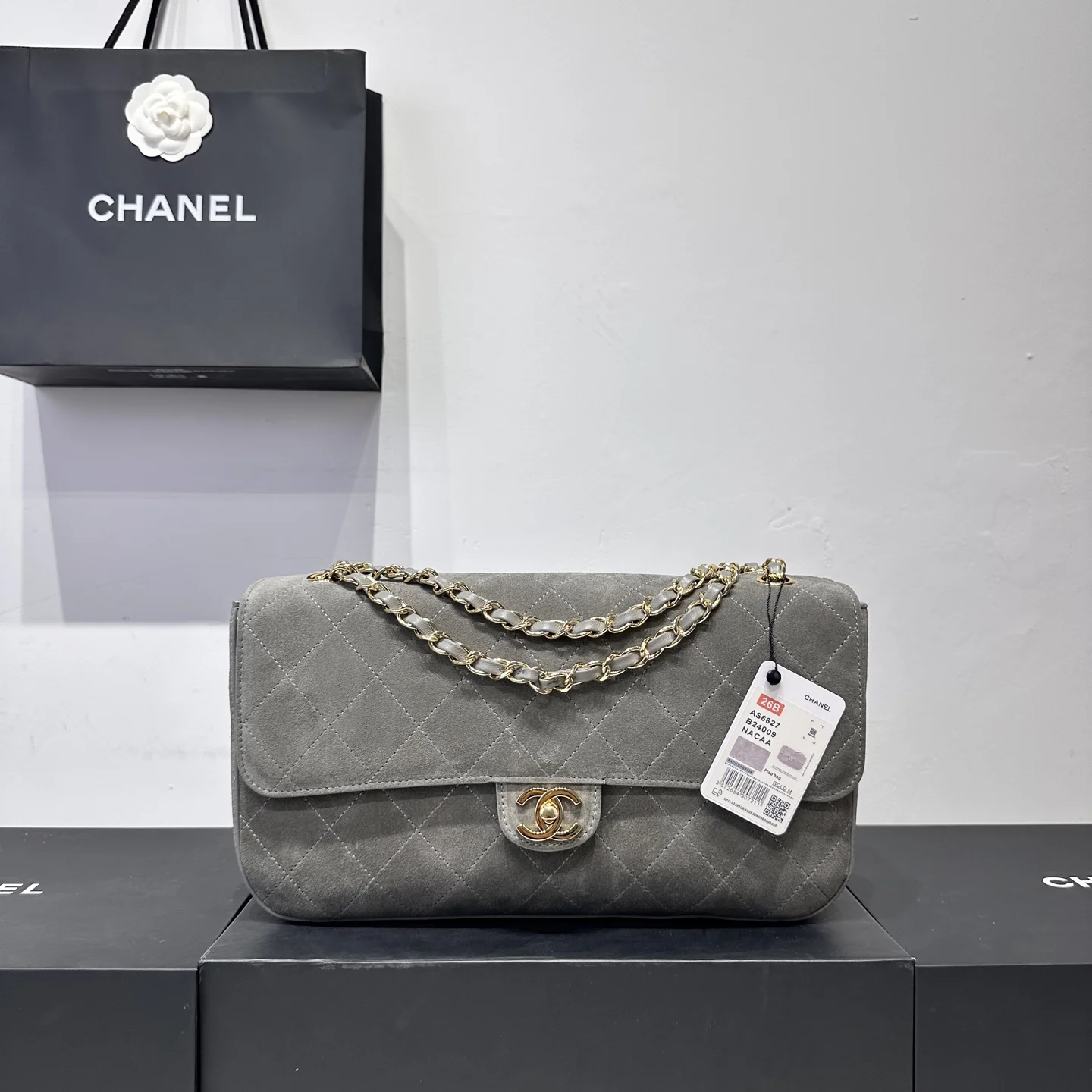 1-272 Chanel MaxiC Suede Grey Handbag - Image 1