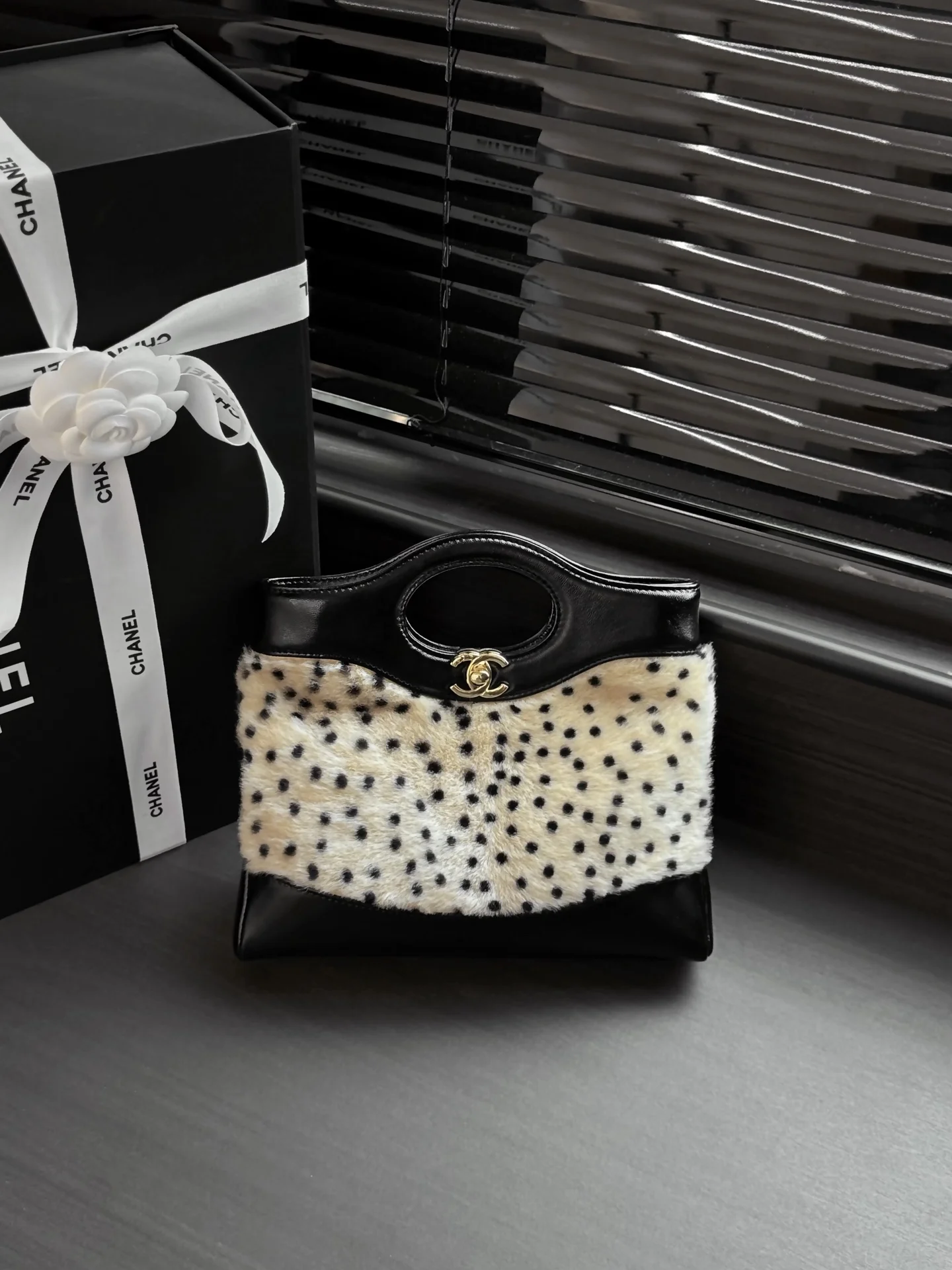 1-281 Chanel 26A Handbag 23cm - Image 1