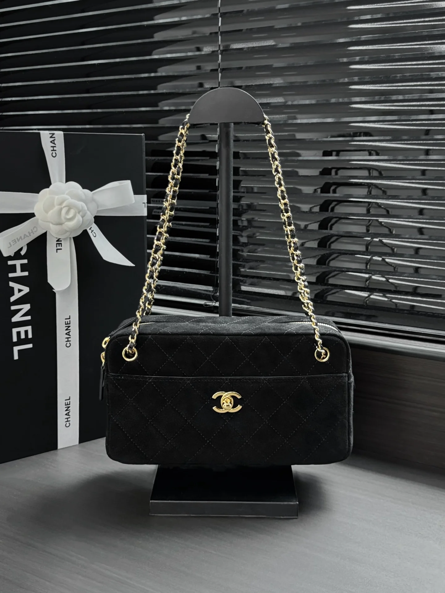 1-288 Chanel Handbag 24.5cm - Image 1