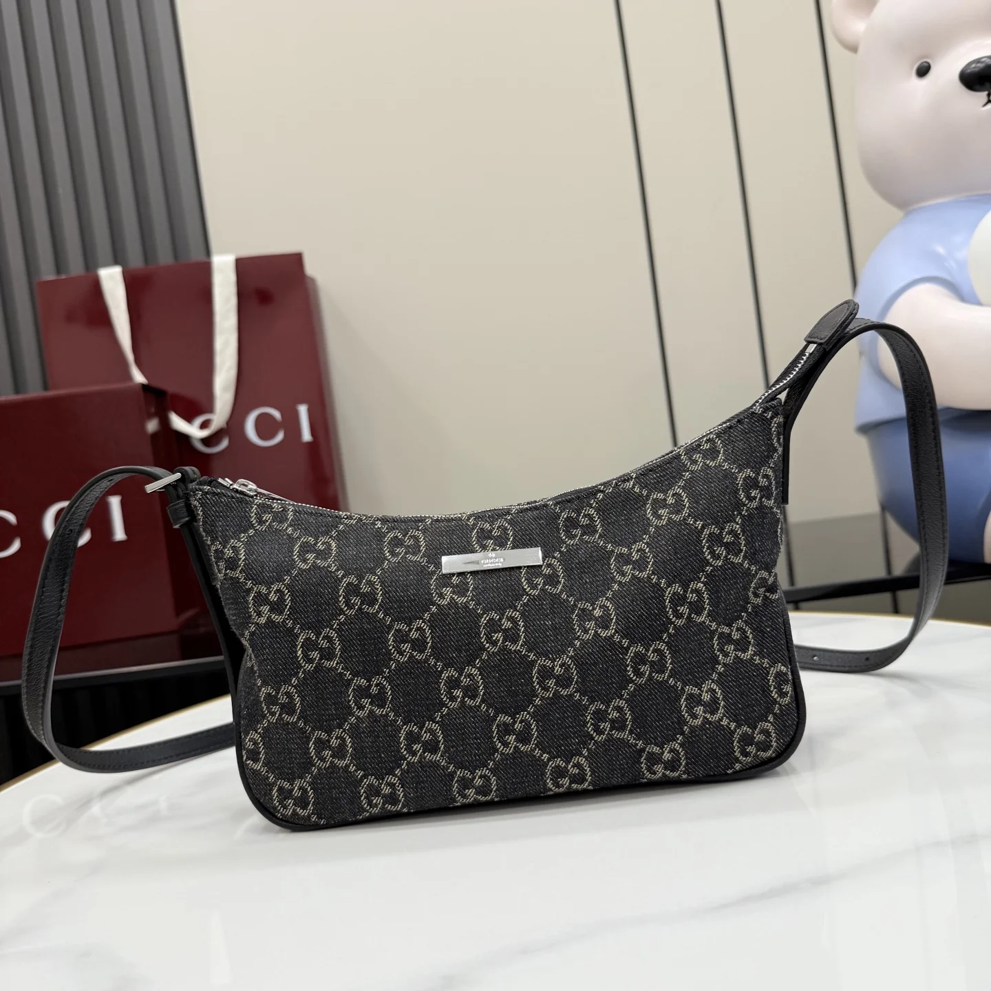 1-331 Gucci Generation Lady Lunetta GG Denim Shoulder Bag 22cm - Image 1