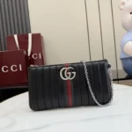 Gucci GG Marmont Vertical Quilted Chain Mini Bag 26cm