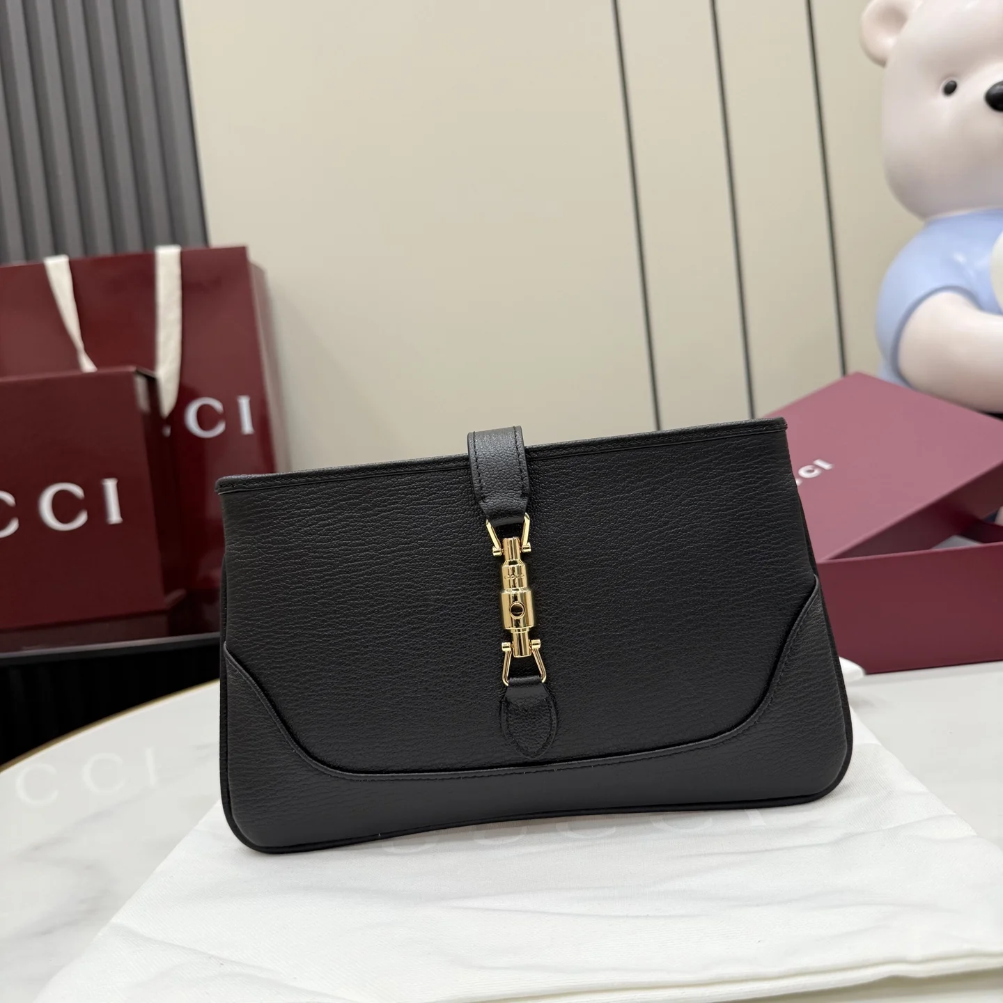 1-472 Gucci Jackie 1961 Leather Zip Pouch Black 23cm - Image 1